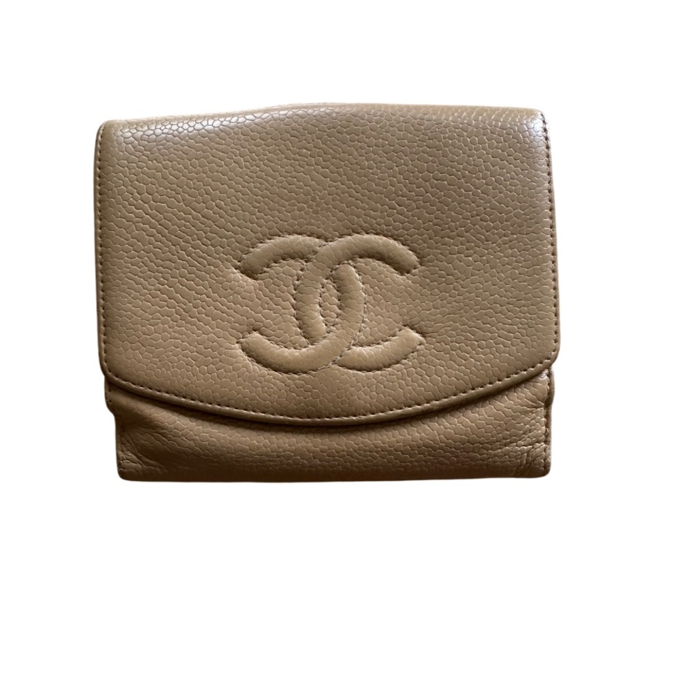 Chanel Tan Leather Wallet with Iconic CC Logo - Preloved